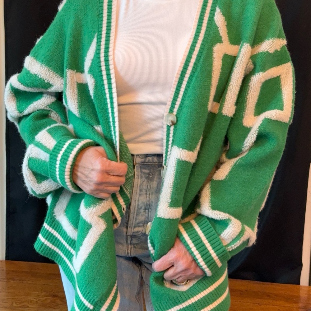LA MIEL Green and Cream Geometric Cardigan